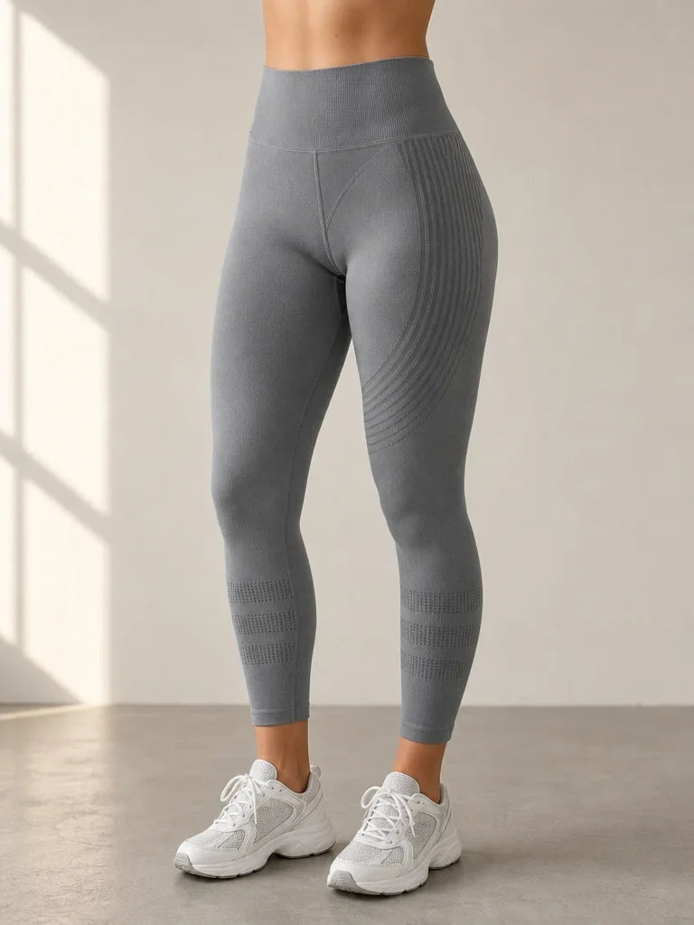 Legging sculptant 3D CelluFit gris porté, vue lifestyle