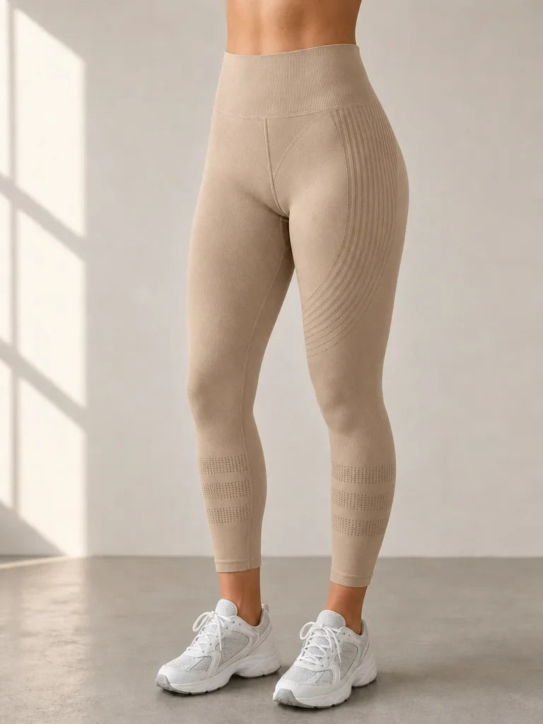 Legging sculptant 3D CelluFit beige porté, vue lifestyle